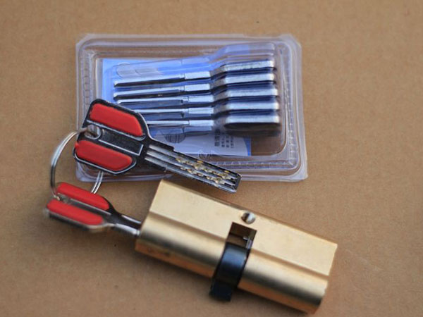 上甘岭24小时上门开锁公司